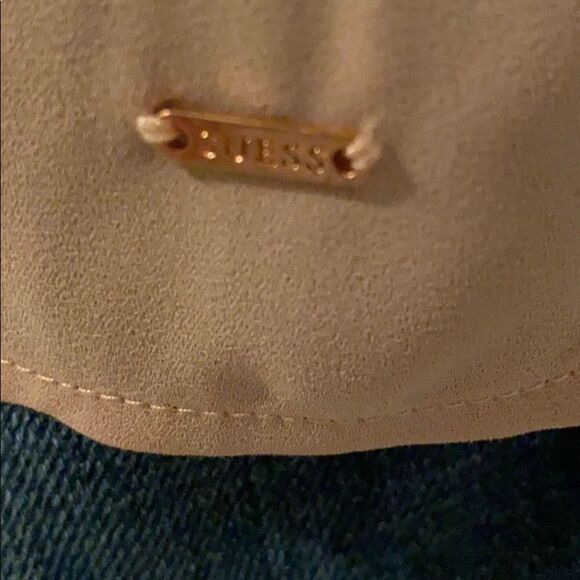 Guess V-Neck Button Down Blouse Size Medium - Picture 7 of 11